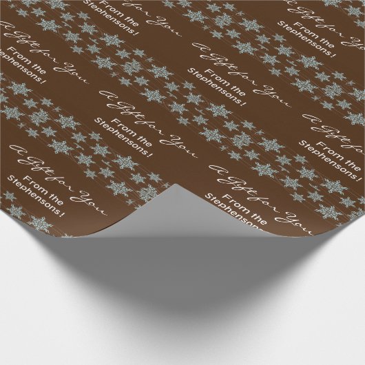 Bruin/blauw Snowflake Holiday Winter Winds Cadeaupapier (Hoek)