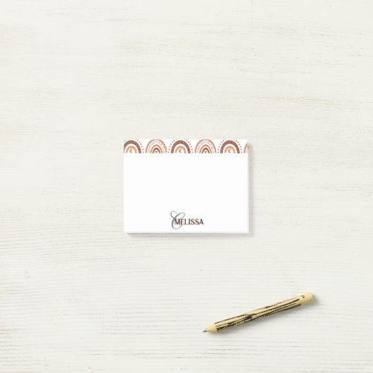 Bruin Boho Rainbow Whimsical Pattern Monogram Naam Post-it® Notes (Op bureau)