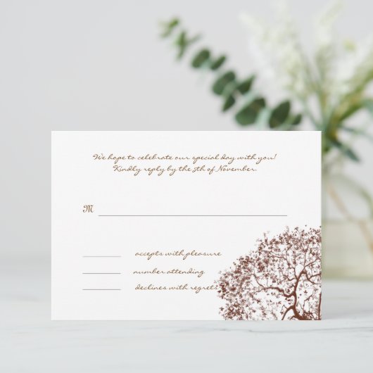 Bruin-Boom-bruiloft Monogram-antwoordkaart RSVP Kaartje (Staand voorkant)