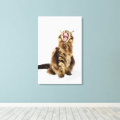 Bruin Classic Main Coon Tabby Canvas Afdruk (Insitu (Houten vloer))
