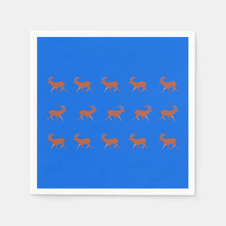 Bruin deer met een feestelijke blauwe achtergrond servet