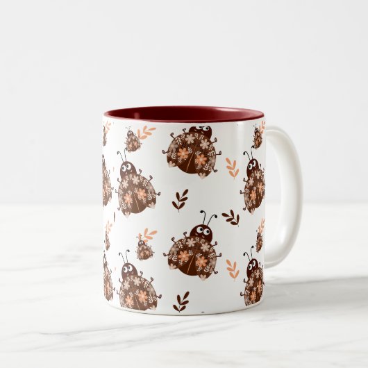 Bruin en Beige Lieveheersbeestje en Bloempatroon Tweekleurige Koffiemok (Voorkant rechts)