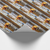 Bruin en roomminiatuur paard in de sneeuw. cadeaupapier (Hoek)