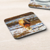 Bruin en roomminiatuur paard in de sneeuw. drankjes onderzetter (Linkerzijde)