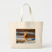 Bruin en roomminiatuur paard in de sneeuw. grote tote bag (Voorkant)