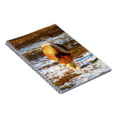 Bruin en roomminiatuur paard in de sneeuw. notitieboek (Rechterzijde)