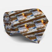 Bruin en roomminiatuur paard in de sneeuw. stropdas (Opgerold)