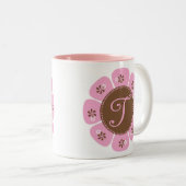 Bruin en Roze Monogram T Tweekleurige Koffiemok (Voorkant rechts)