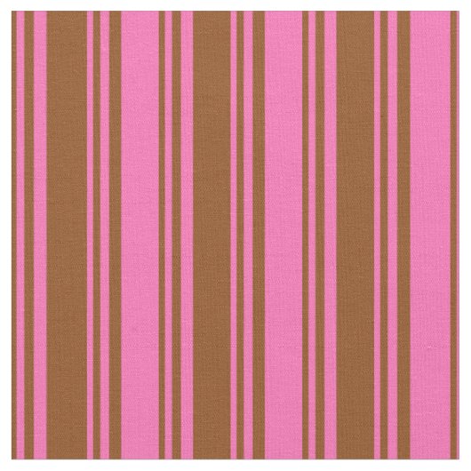 Bruin en warm roze gekleurd stripte patroon stof (Close Up)