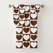 Bruin en wit geborduurd patroon met hart bad handdoek (Insitu)