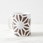 Bruin en wit geometrisch patroon koffiemok (Voorkant links)