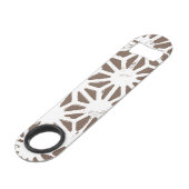 Bruin en wit geometrisch patroon speed flessenopener (Voorkant Gekanteld)