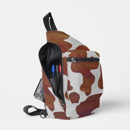 Bruin en Wit Koe Print Sling Bag (Open)
