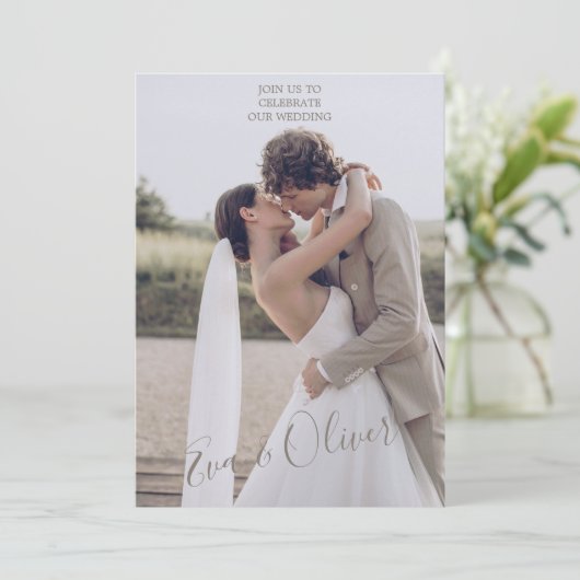 Bruin en Wit Minimalistische Document Textuur Uitn Kaart (Staand voorkant)