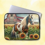 bruin en wit paard op rustiek Boerderij Laptop Sleeve<br><div class="desc">bruin,  wit en zwart gevlekt pinto paard staat voor een oude rustieke schuur omringd door zonnebloemen als de zon opkomt bij zonsopgang.</div>