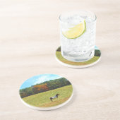 Bruin- en witpaard, herfstbomen, blauwe hemel zandsteen onderzetter (Zijkant)