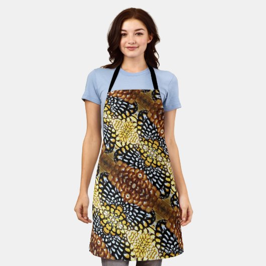 Bruin, Geel, Zwart en Wit Reeve's fazant Schort (Gedragen)