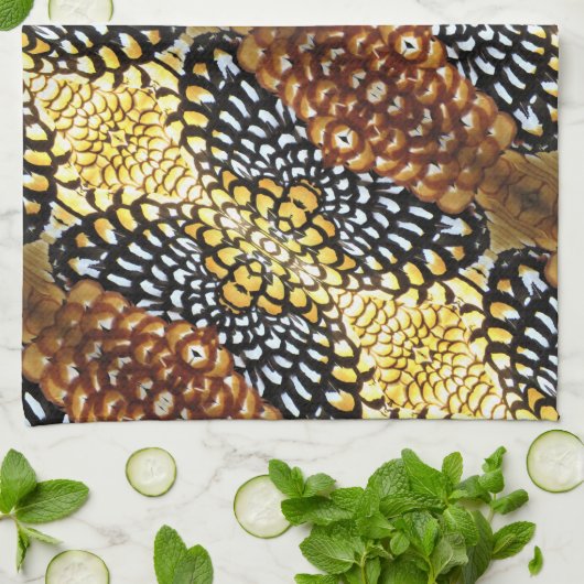 Bruin, Geel Zwart en Wit Reeve's fazant Theedoek (Gevouwen)