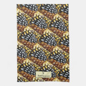 Bruin, geel, zwart Reeve's fazant monogram Theedoek (Verticaal)