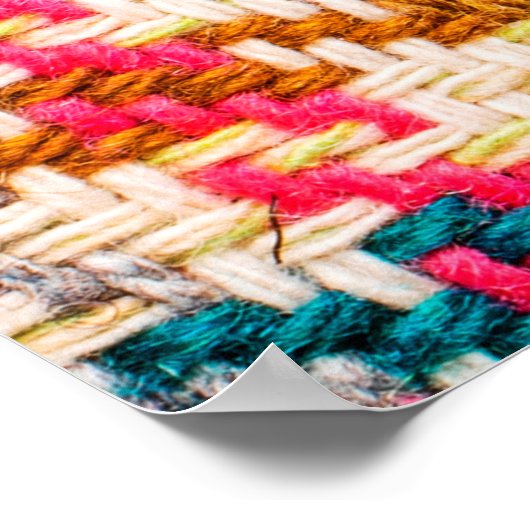 Bruin gevriesdroogde stof met gekleurde draden. Sc Poster (Hoek)