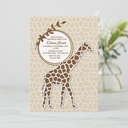 Bruin Giraffe Uitnodiging (Staand voorkant)