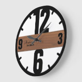 Bruin Hout Custom Familienaam Elegant Minimalist Grote Klok (Hoek)