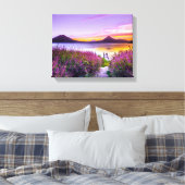 Bruin houten dok tussen lavendel bloemenveld canvas afdruk (Insitu (Slaapkamer))