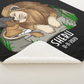 Bruin jongetje die een leeuw knuffelt sherpa deken (3/4)