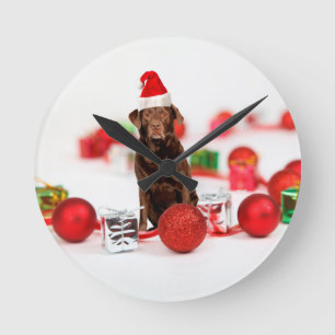 Bruin Labrador Hond Kerstmis w Gifts Santa Hat Ronde Klok
