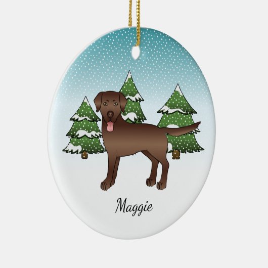 Bruin labrador Retriever in een winter bos & naam Keramisch Ornament (Rechts)