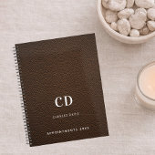 Bruin leer monogram initialen 2026 planner