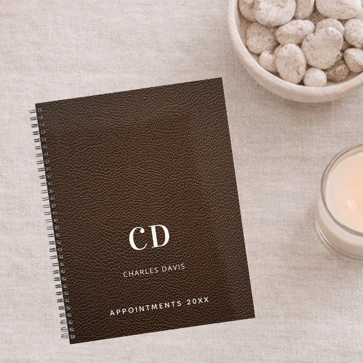 Bruin leer monogram initialen 2026 planner