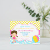 Bruin meisje zwembadfeest bash feest briefkaart (Staand voorkant)