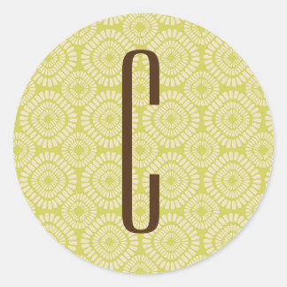 Bruin Monogram op Retro Sage Groen Patroon Ronde Sticker