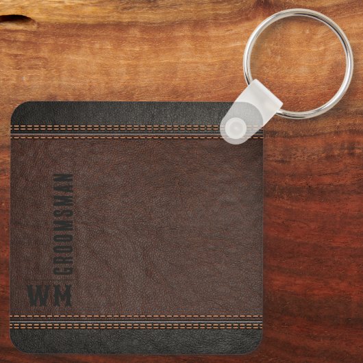 Bruin namaak leer monogram bruidegomsgeschenk sleutelhanger (Achterkant)