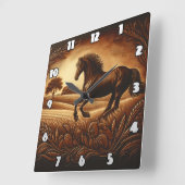 Bruin paard galoppeert over gouden velden vierkante klok (Hoek)