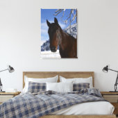 Bruin paard in de winter canvas afdruk (Insitu (Slaapkamer))