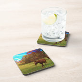 Bruin paard in een regenboogkleurig veld bier onderzetter (Rechterzijde)