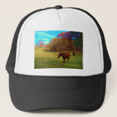 Bruin paard in een regenboogkleurig veld trucker pet (Voorkant)