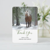 Bruin paard in een winterbos met sneeuwval bedankkaart (Staand voorkant)