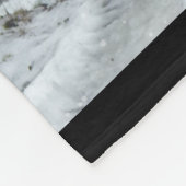 Bruin paard in een winterbos met sneeuwval fleece deken (Hoek)