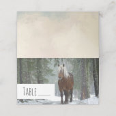 Bruin paard in een winterbos met sneeuwval plaatskaartje (Buitenkant ongevouwen)