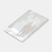 Bruin paard in een winterbos met sneeuwval post-it® notes (Schuin)