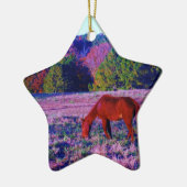 Bruin paard in Paarse gras Keramisch Ornament (Links)