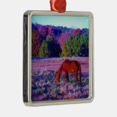 Bruin paard in Paarse gras Metalen Ornament (Rechts)