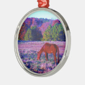 Bruin paard in Paarse gras Metalen Ornament (Links)