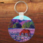 Bruin paard in Paarse gras Sleutelhanger (Voorkant)