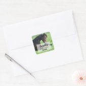 bruin paard Laden in de Grass Candle Biz Vierkante Sticker (Envelop)