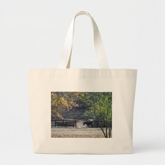 Bruin paard loopt door het hek grote tote bag (Voorkant)