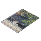 Bruin paard loopt door het hek notitieboek (Linkerzijde)